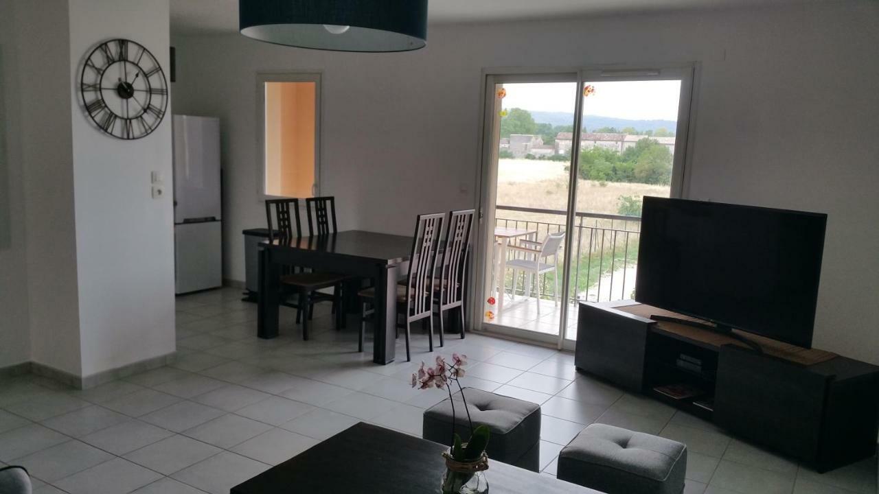 Apt 50M2 Avec Balcon Tout Equipe Proche D'Avignon Apartment Pernes-les-Fontaines Exterior foto